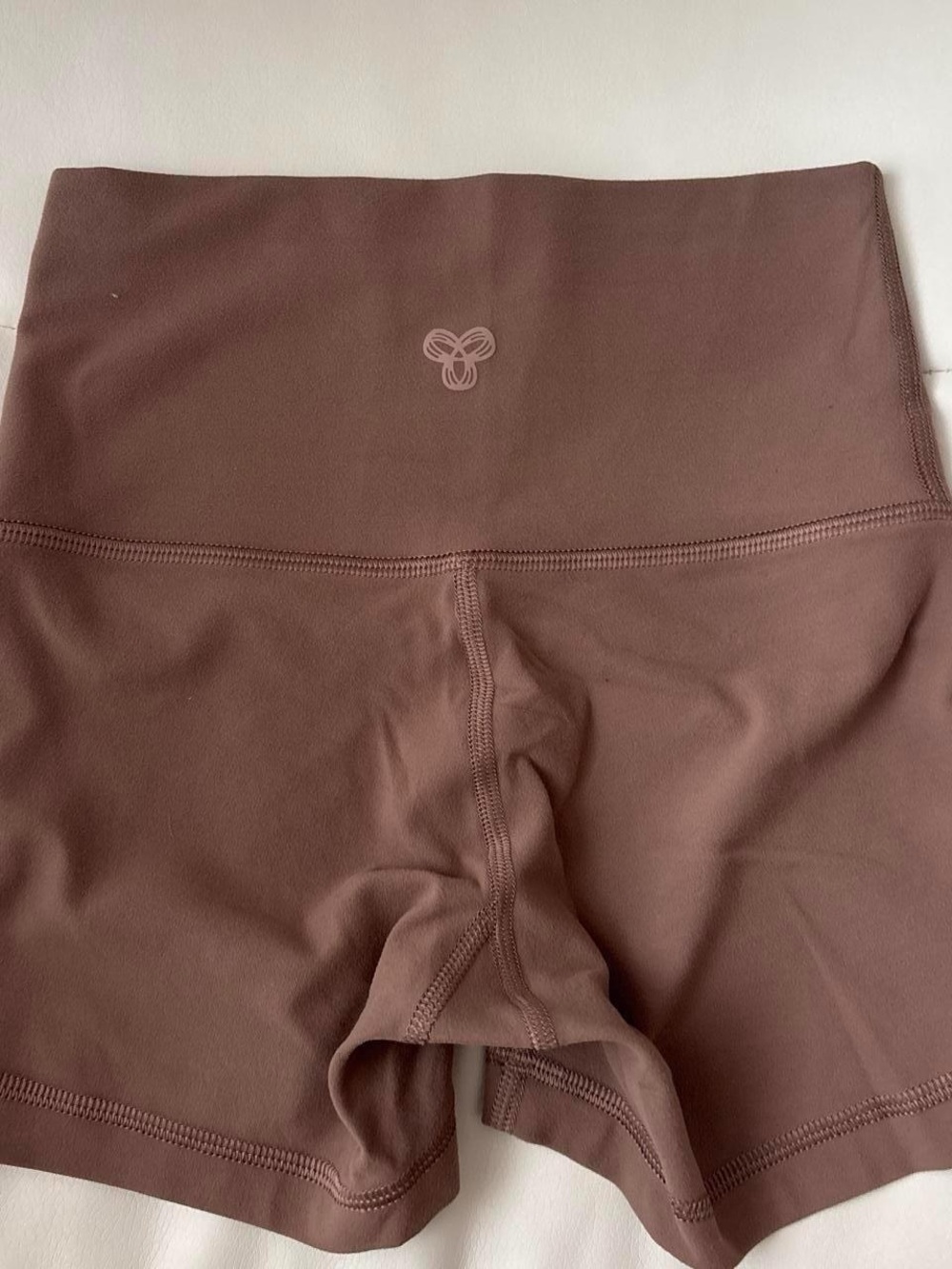 Aritzia Tna Butter Brown biker shorts 
size 2xs